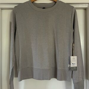Vuori Women's Daydream Light Heathered Gray Crewneck Sweater.  Size M